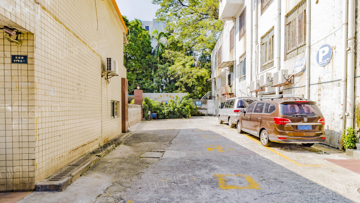 富力大厦外景图