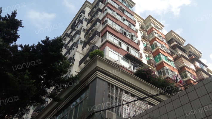 铁路宿舍大院外景图