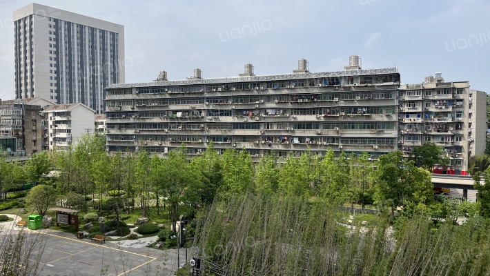 人大宿舍外景图