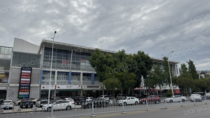 八方龙泊湾外景图