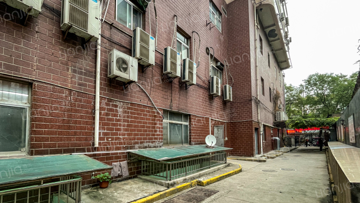 立新街家属楼外景图