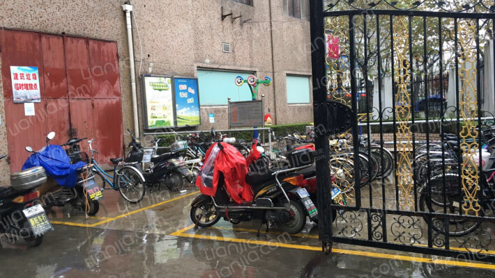 霍山大楼外景图