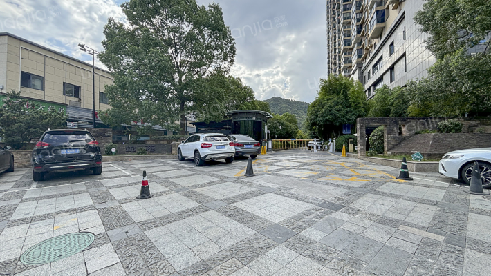 新世纪鹿山锦苑外景图