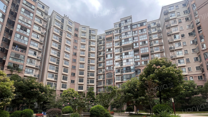 蜀镇金楠湖外景图