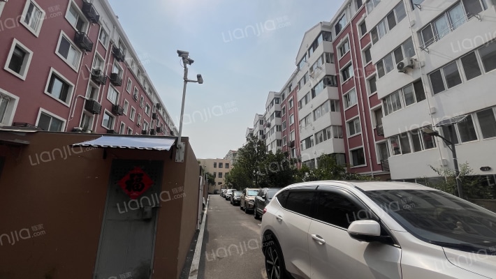 西湖小区外景图