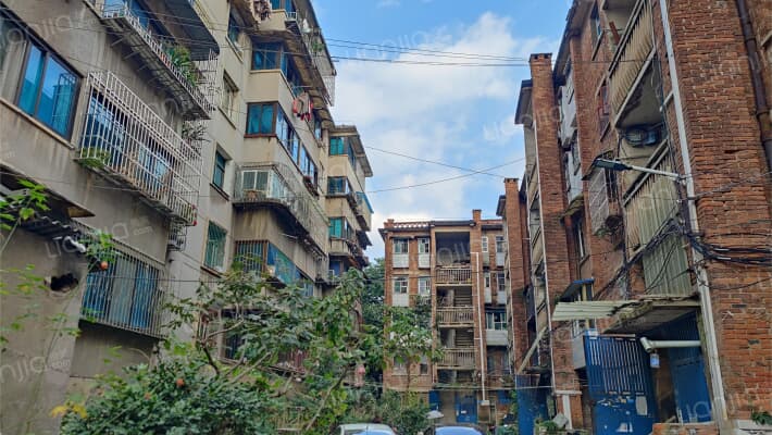 三桥轮胎厂宿舍外景图