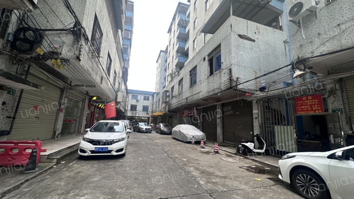 南北商贸城外景图