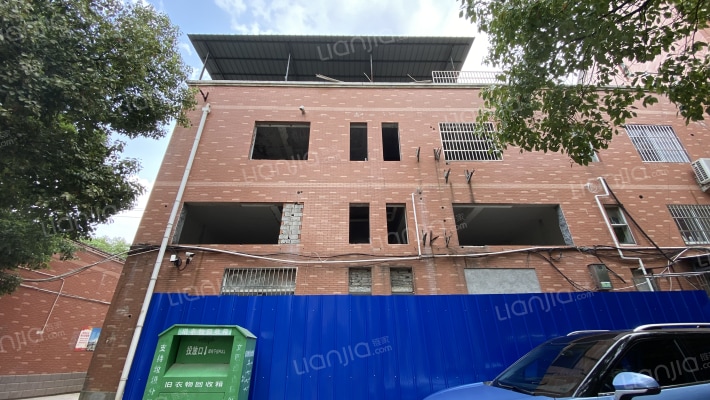 财富广场外景图