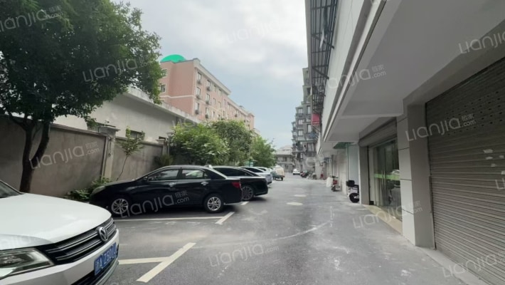 高速住宅外景图