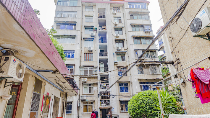 青少年宫宿舍小区外景图