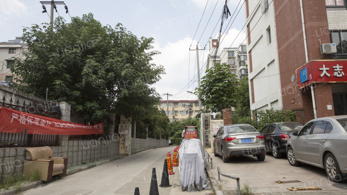 锅炉厂宿舍外景图