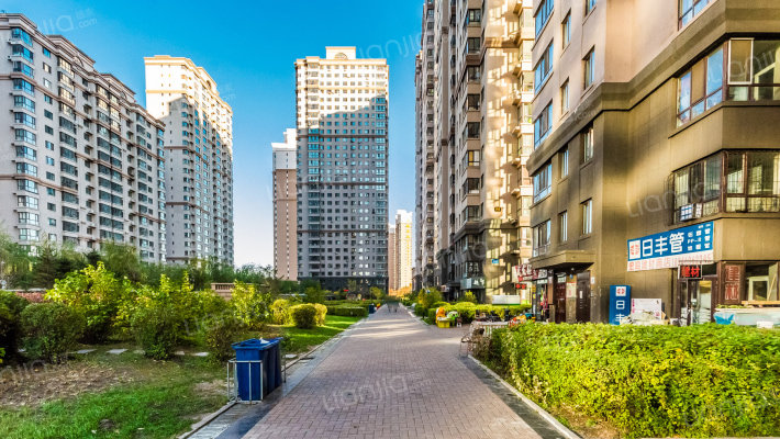 金瑞林城外景图