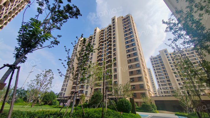 市中国岳城外景图