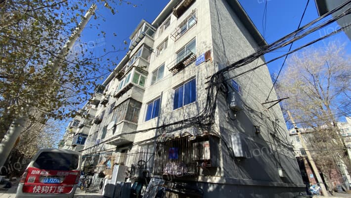 武当山路外景图