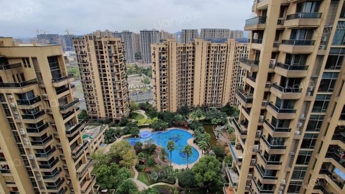 万家花城一期外景图