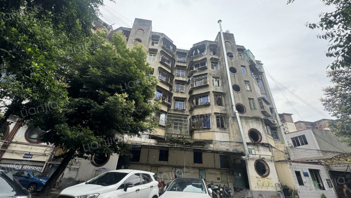 东苑公寓外景图