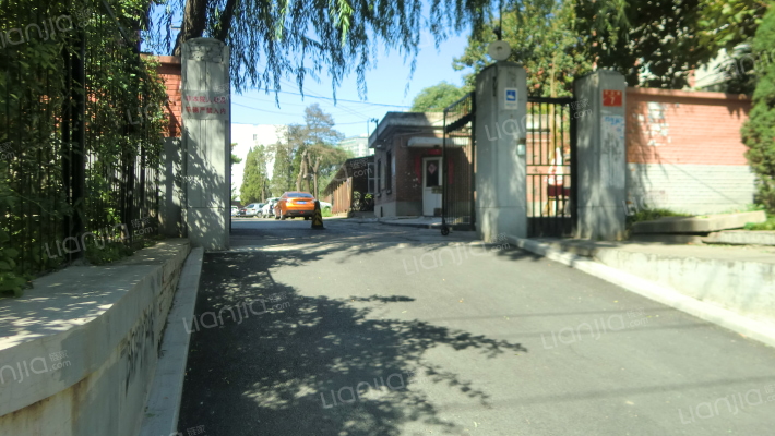 环保局宿舍楼外景图