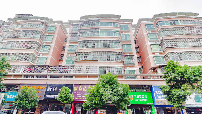 文华湖景苑小区外景图