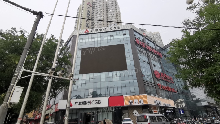 财富大厦外景图