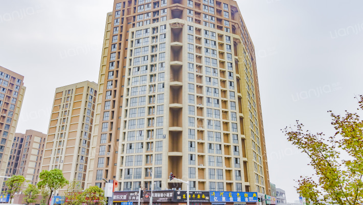 人民武汉国际汽车城外景图