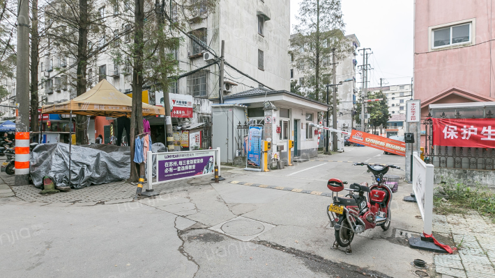 湄长新村外景图