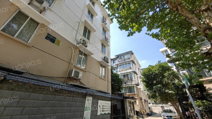 体育场路472号外景图