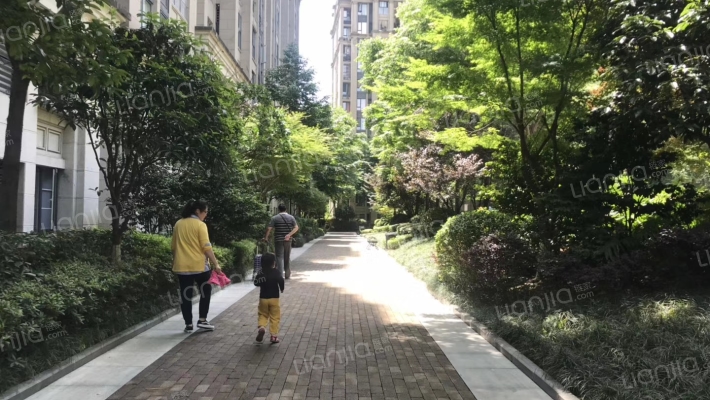 绿地圣路易名邸二期外景图