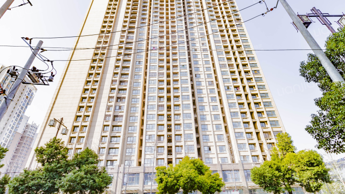 天润大厦外景图