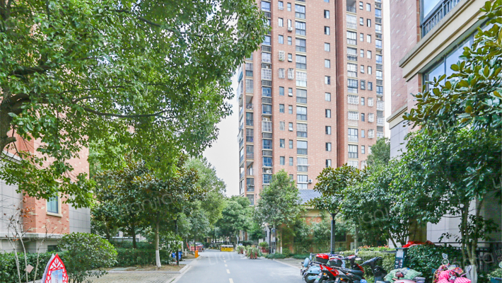 启发广场外景图