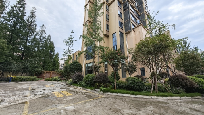 上景东方外景图