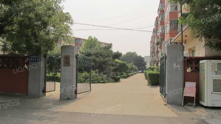 农业大学附属中学家属楼外景图