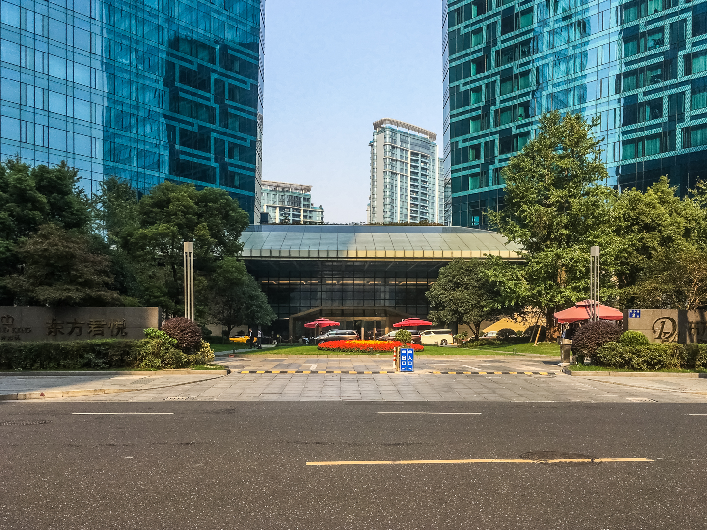  东方君悦小区实景 14