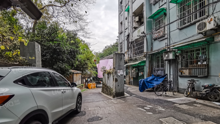 万松岭路84号外景图