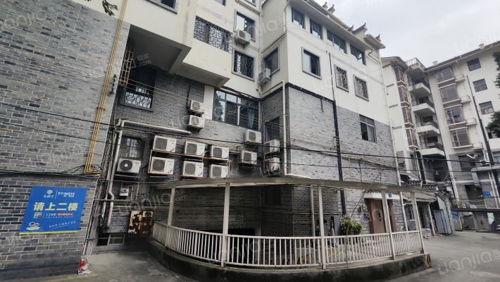 三羊房产外景图