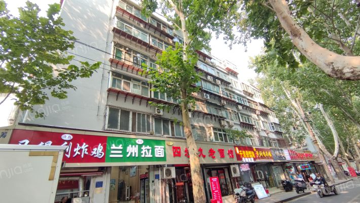 经五纬八小区外景图