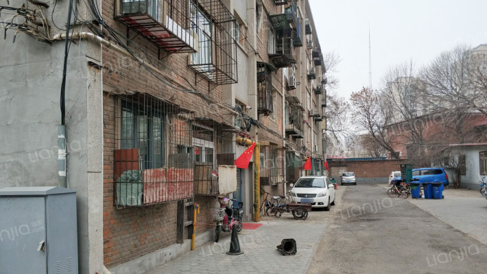 元五大楼外景图