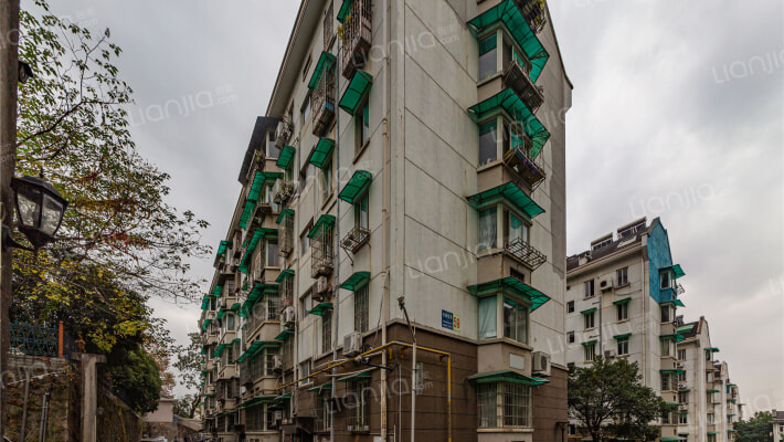 田园河畔居外景图