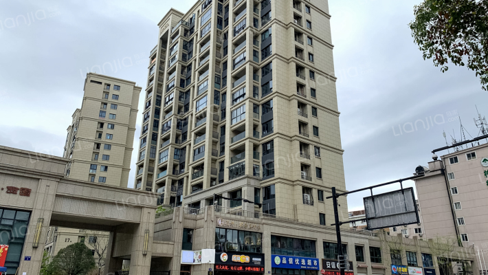 樱花府第西园外景图