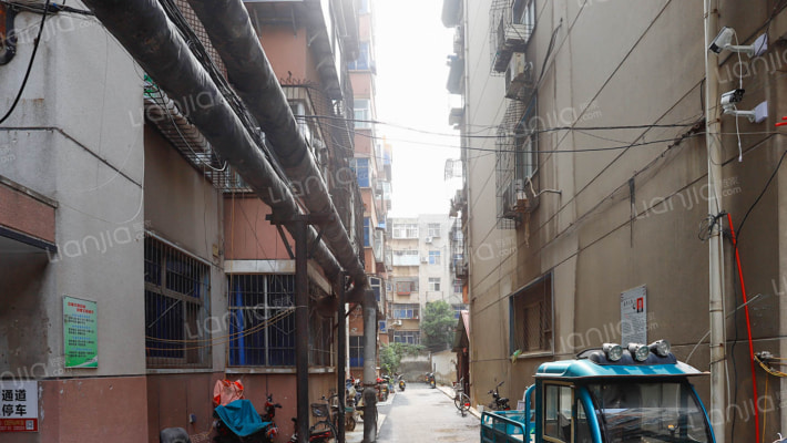 华山公寓外景图