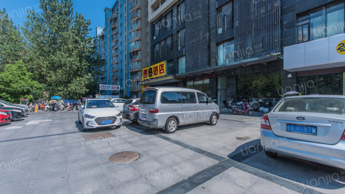 辰龙大厦外景图