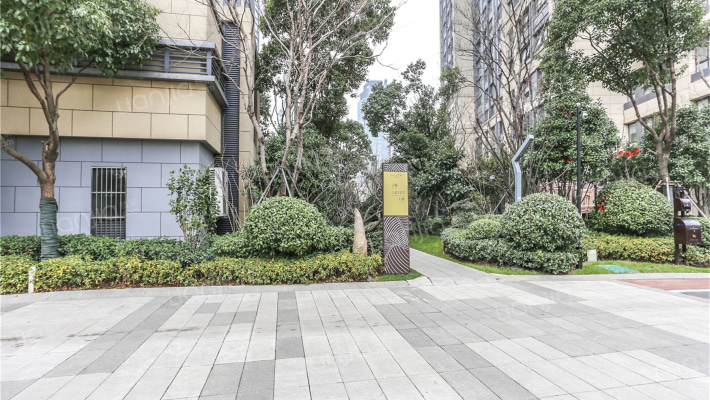 龙湖狮山天街生活广场一期外景图