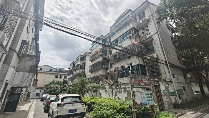 新世纪公寓东村外景图