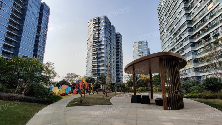 融信孔雀蓝轩外景图