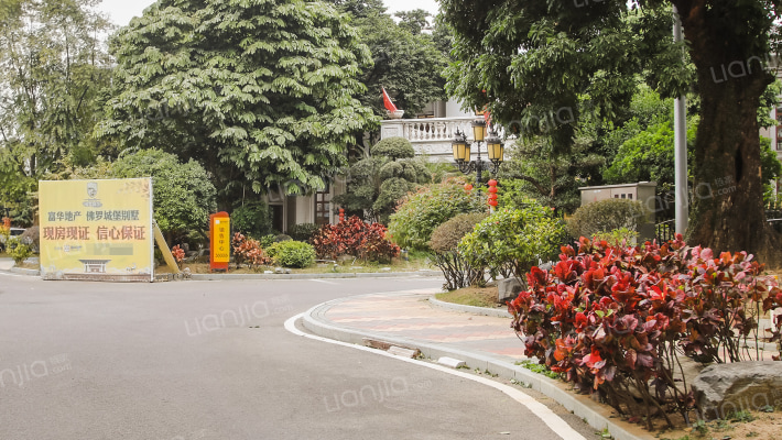 富华佛罗城堡外景图