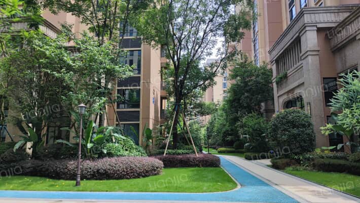 蔚蓝卡地亚云墅外景图