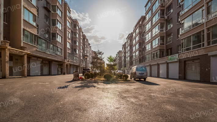 万嘉花园B区外景图