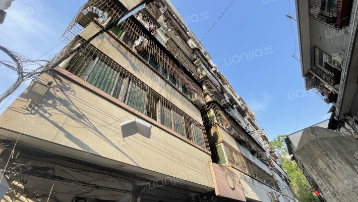 民主路三村外景图