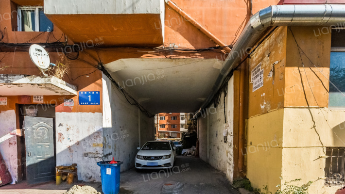 亚麻六道街外景图