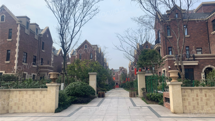 红郡御庄外景图