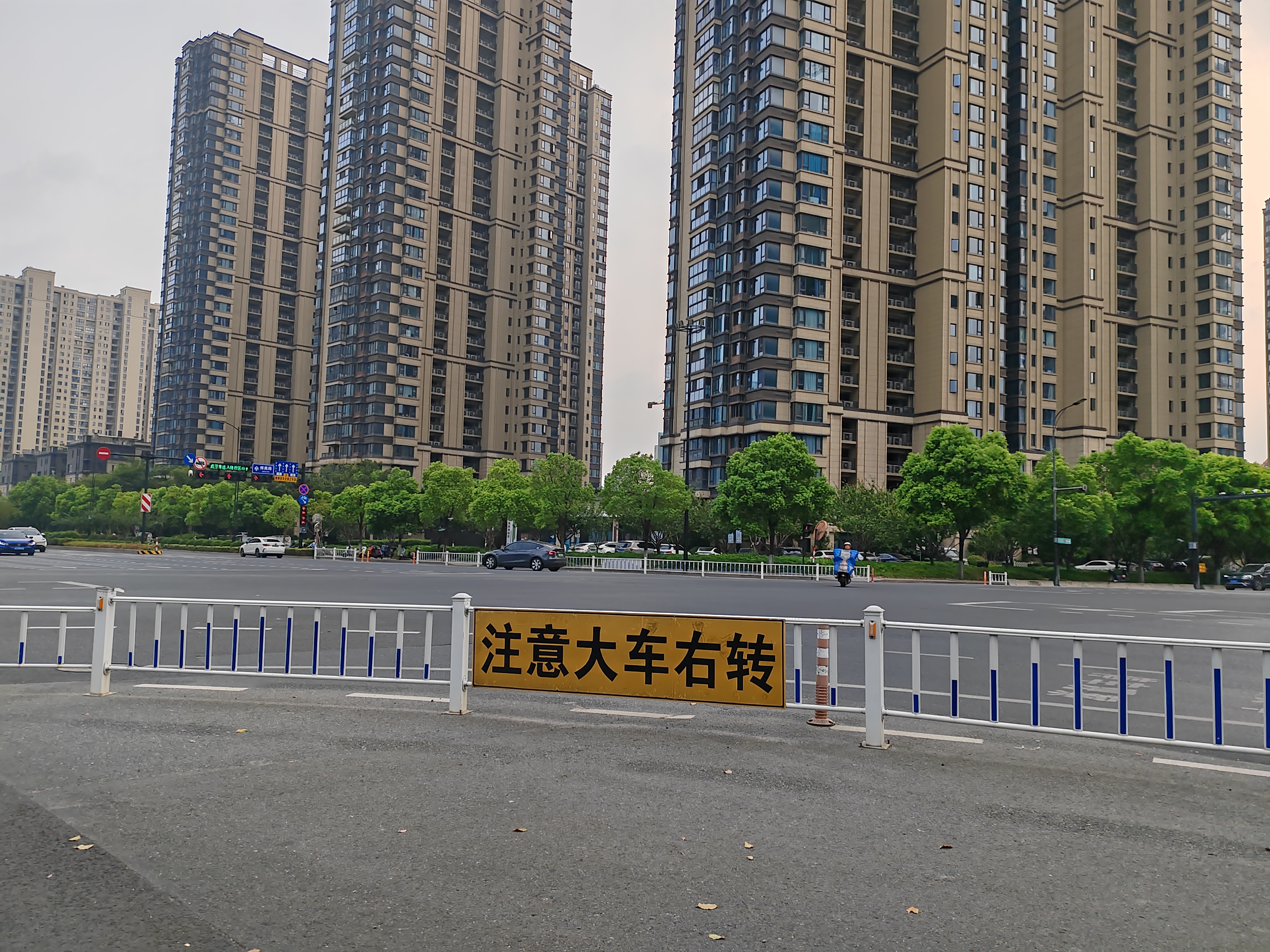 Long Hu Tian Xi compound photo 3